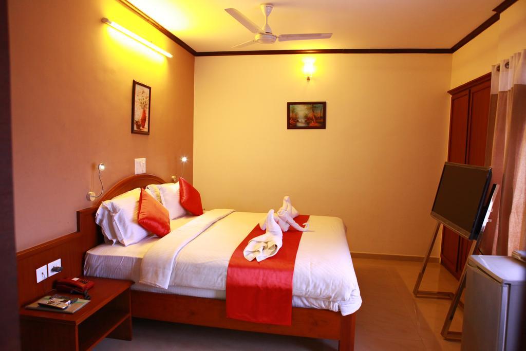 Sayoojyam Residency Hotel Palakkad Phòng bức ảnh
